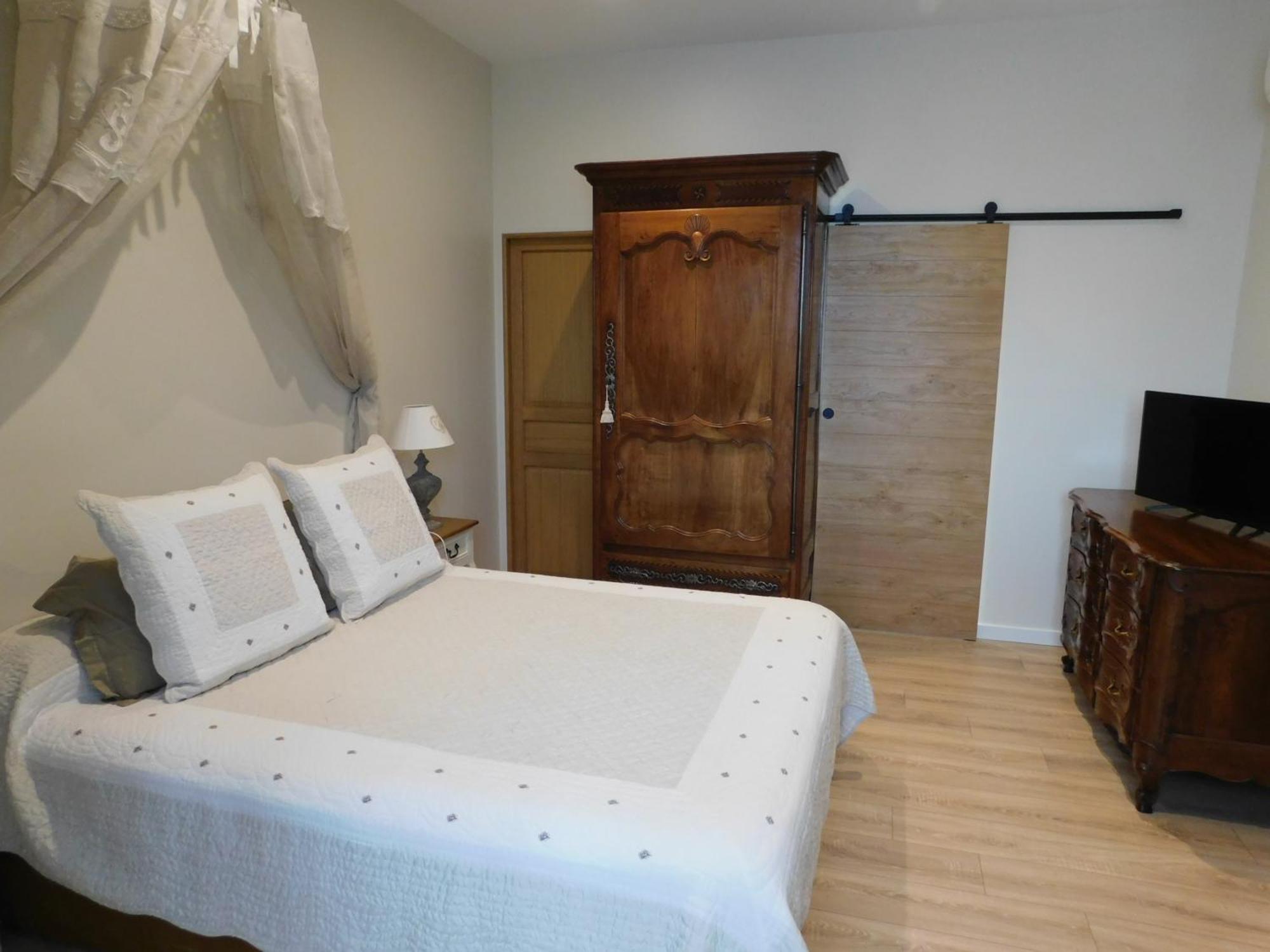 Les Jarrieres Bed & Breakfast Dame-Marie-les-Bois Exterior photo
