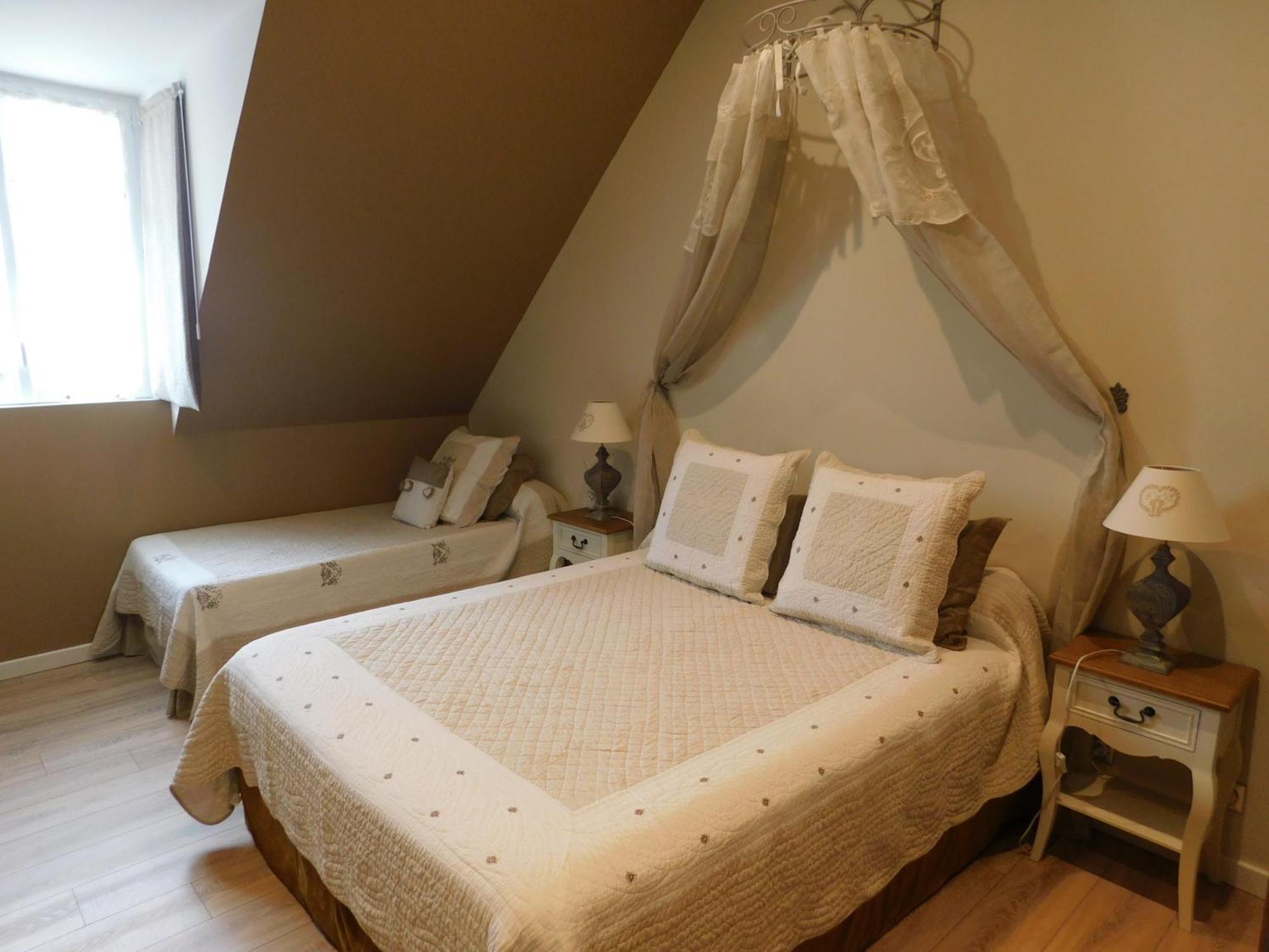 Les Jarrieres Bed & Breakfast Dame-Marie-les-Bois Exterior photo